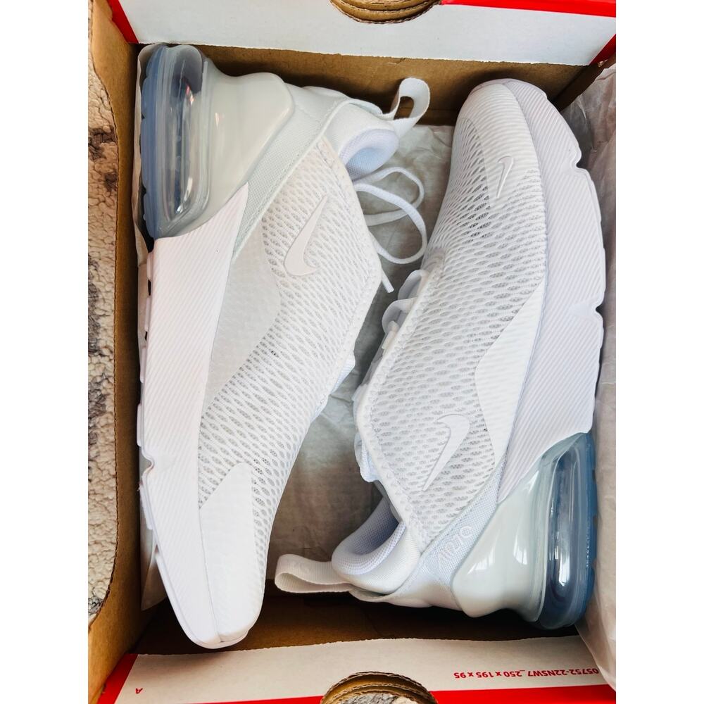 NWB❤️Nike Kids' Air Max 270 Sneaker sz3 - Picture 3 of 12